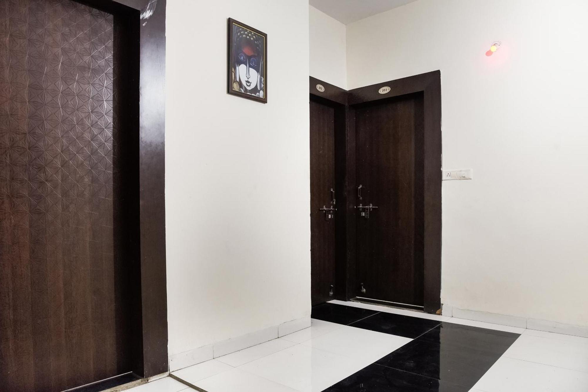 Hotel O Radhika Palace Bhopál Kültér fotó