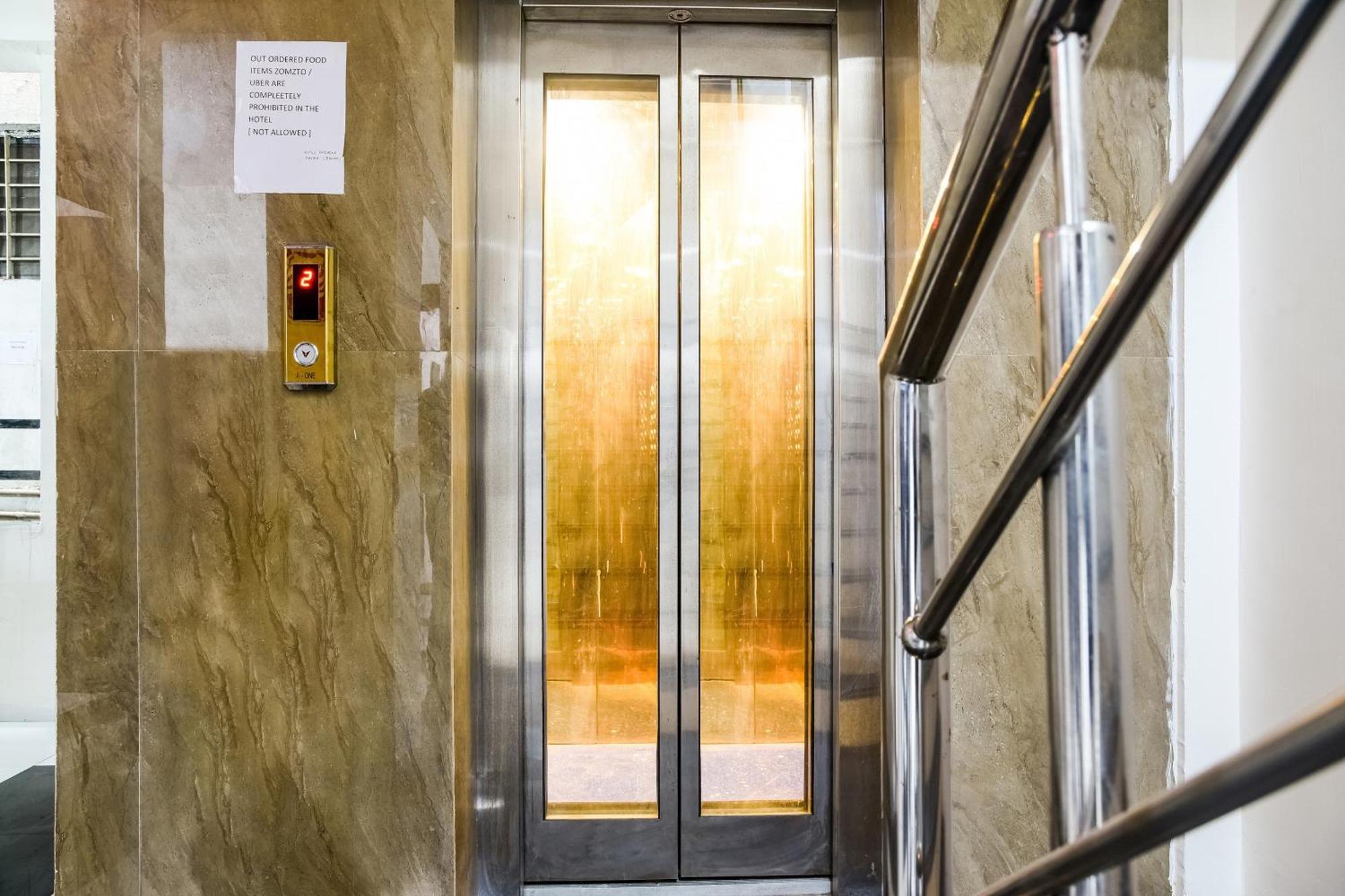 Hotel O Radhika Palace Bhopál Kültér fotó